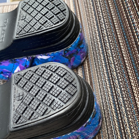 Dansko shoes size 8.5/9 - Picture 7 of 9